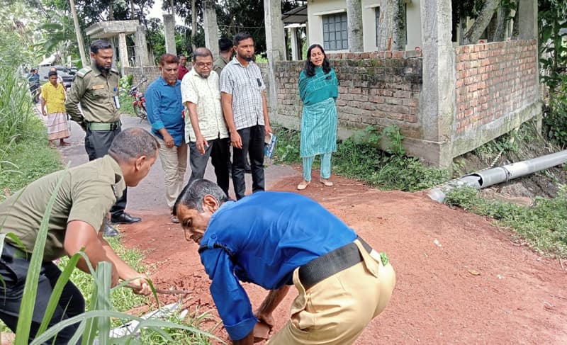ডাসারে অবৈধ ড্রেজার বন্ধে ইউএনও'র অভিযান