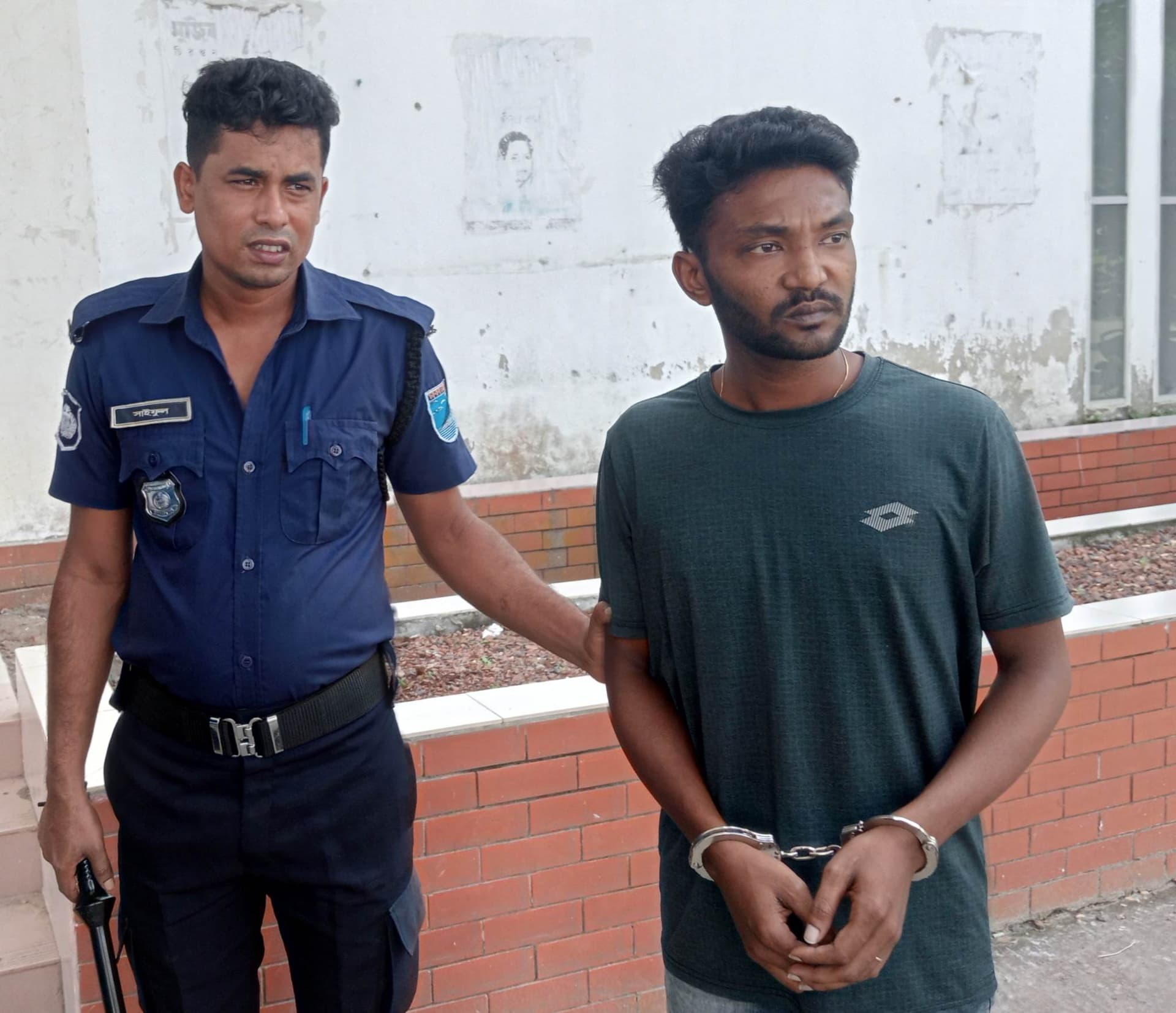 ডাসারে মাদকসহ ইউপি চেয়ারম্যানের ছেলে আটক