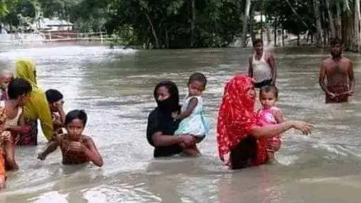 নোয়াখালীতে রেকর্ড বৃষ্টি, পানিবন্দি লাখ লাখ মানুষ