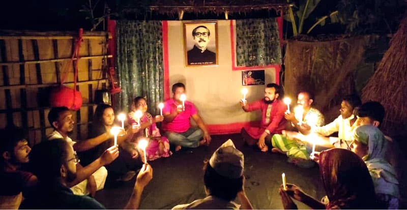 কলাপাড়ায় মোমবাতি জ্বালিয়ে ২১ আগস্টে নিহতদের স্মরণ