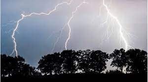 বৃষ্টিতে ফুটবল খেলার সময় বজ্রপাত নিহত ৫