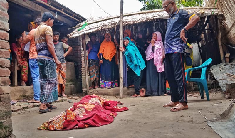 গাংনীতে শাশুড়ীর গলা কেটে হত্যা করল জামাই