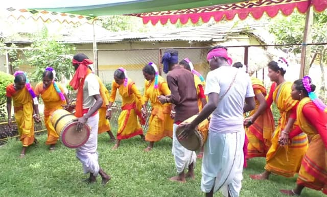 আন্তর্জাতিক আদিবাসী দিবস উপলক্ষে হিলিতে সাংস্কৃতিক প্রতিযোগীতা