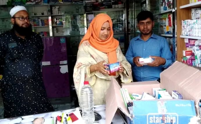 ঝালকাঠিতে ভোক্তা অধিকারের অভিযানে তিন প্রতিষ্ঠানকে ৪৭ হাজার টাকা জরিমানা