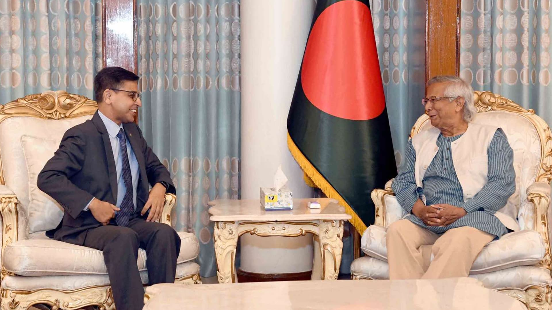 স্বয়ংক্রিয়ভাবে বাঁধ খুলে গেছে, প্রধান উপদেষ্টাকে ভারতীয় হাইকমিশনার