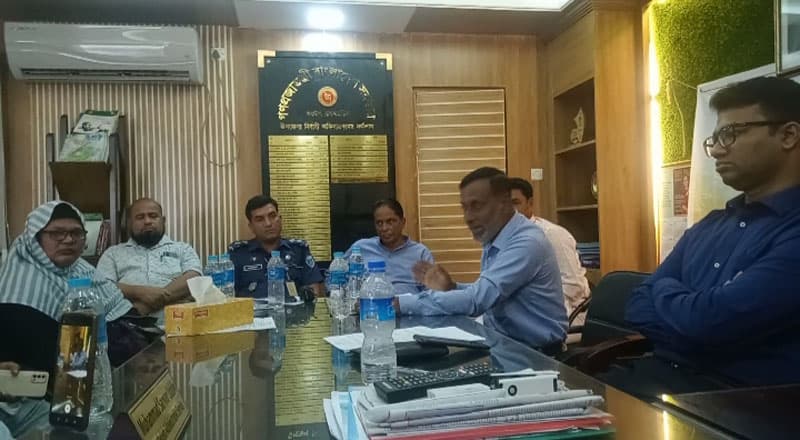 রিক্সা আর কটা সিএনজির যন্ত্রণা'য় অস্থির: চেয়ারম্যান রফিক