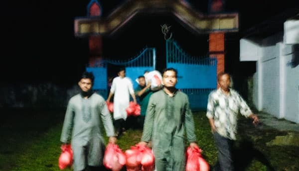 মৌলভীবাজারে 'ইমার্জেন্সি ফুড প্যাক' বিতরণ করল জেলা ছাত্র মজলিস