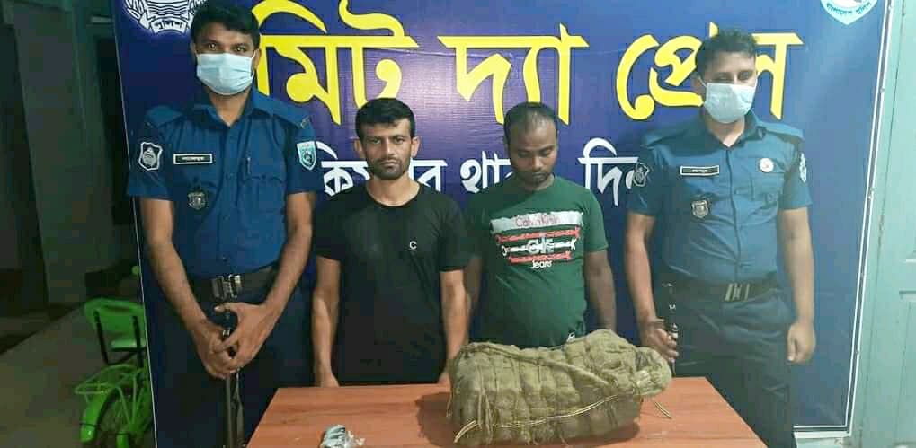হিলিতে মাদকদ্রব্যসহ ৪ জনকে আটক করেছে পুলিশ