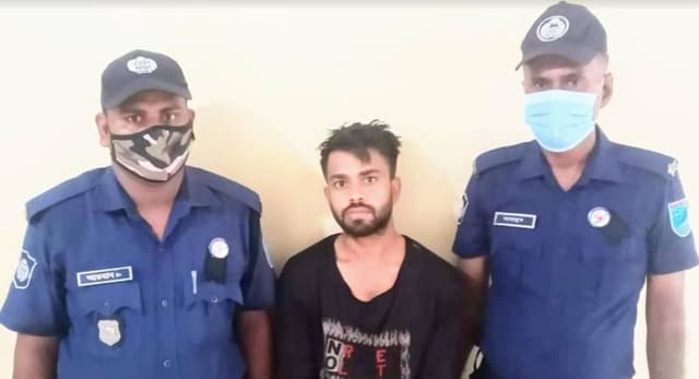 যৌনপল্লীতে একজনকে কুপিয়ে জখম, গ্রেপ্তার-১