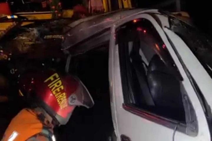 নরসিংদীতে ট্রাক-মাইক্রোবাস মুখোমুখি সংঘর্ষ, নিহত ৭