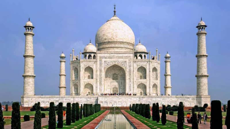 সাইকেল বেচে তাজমহল দেখতে গেল চার বন্ধু, তবে ...