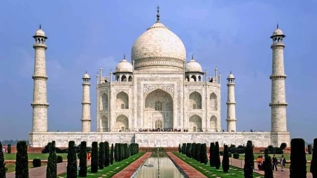 সাইকেল বেচে তাজমহল দেখতে গেল চার বন্ধু, তবে ...