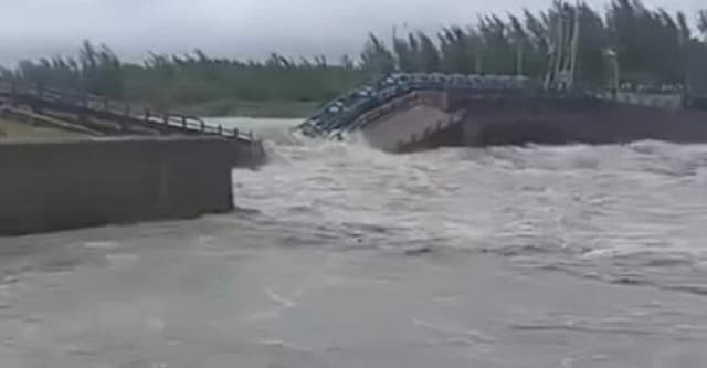 নোয়াখালীতে ভেঙে গেছে মুছাপুর রেগুলেটর, এলাকাজুড়ে আতঙ্ক