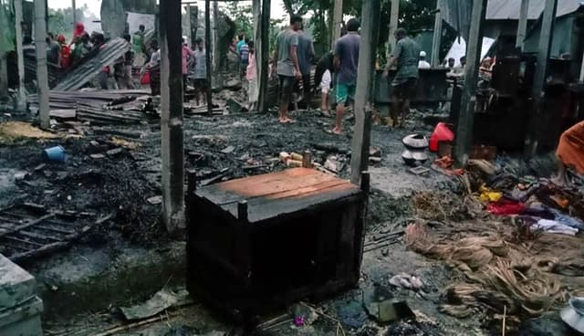 ভূরুঙ্গামারীতে নগদ টাকা সহ বাড়ি পুড়ে ছাঁই