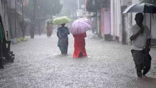 আগামী তিন দিন ভারি বর্ষণের পূর্বাভাস