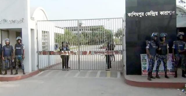 বন্দি ছিনতাইয়ের হুমকি কারাগারে হামলা করে