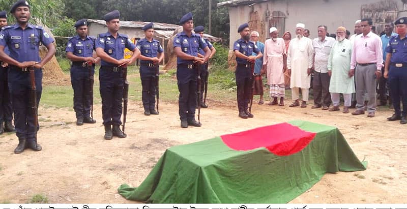 রাষ্ট্রীয় মর্যাদায় সমাহিত হলেন বীর মুক্তিযোদ্ধা সিলভেষ্টার টুডু