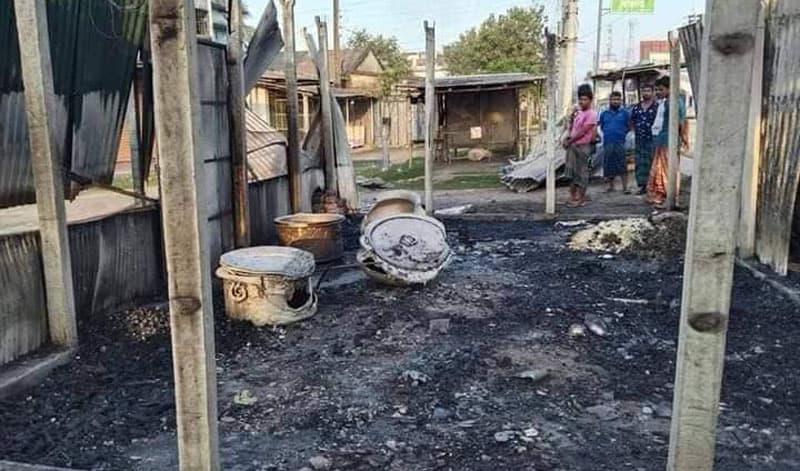 ঝিনাইদহে  ইউনিয়ন আওয়ামী লীগের অফিসে আগুন