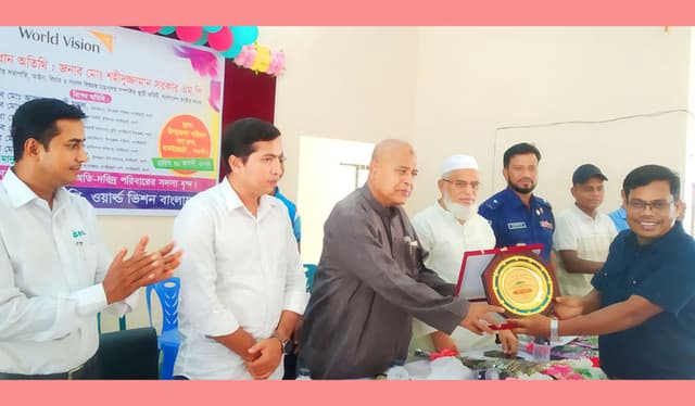 ধামইরহাটে দরিদ্র পরিবারের উন্নয়ন কর্মসূচির গ্রাজুয়েশন প্রোগ্রাম অনুষ্ঠিত