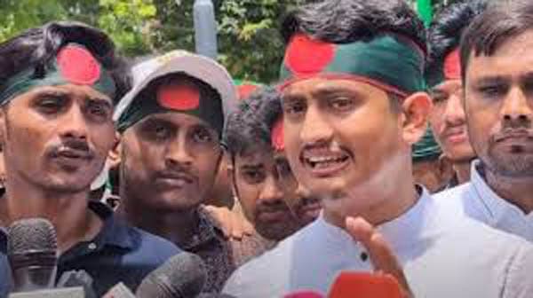 শিক্ষকদের পদত্যাগে বাধ্য, কড়া হুশিয়ারী সারজিসের