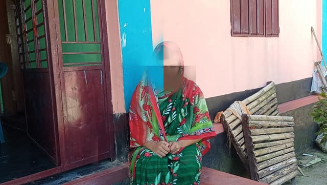 স্ত্রীর মর্যাদা পেতে ৩ দিন ধরে প্রেমিকার বাড়ীতে অনশনে নারী