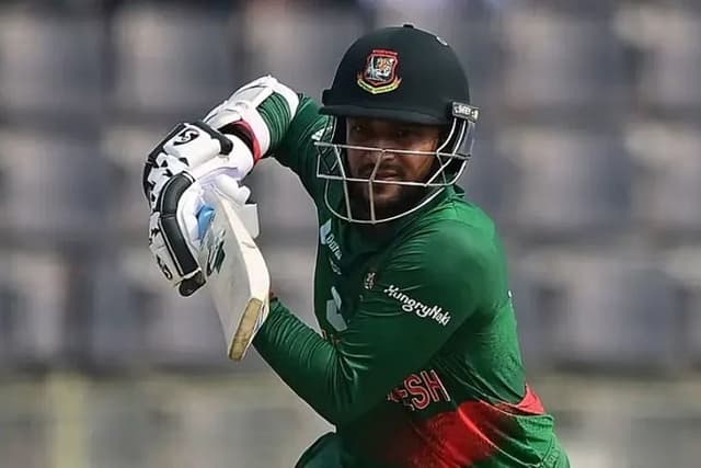 টপ অর্ডারের ব্যর্থতায় ব্যাটিং বিপর্যয়ে বাংলাদেশ