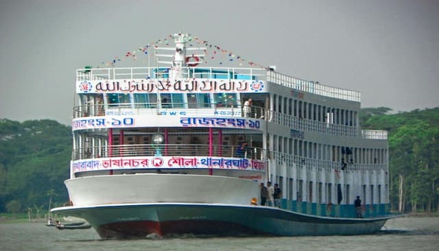 লঞ্চ ভাড়া কমল ১৫ পয়সা