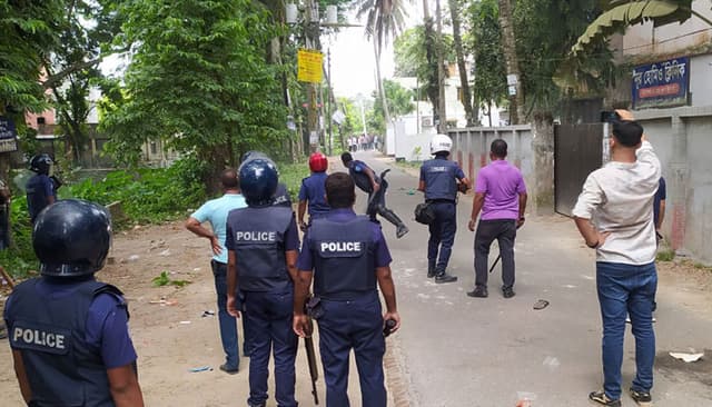 মানিকগঞ্জে পুলিশ-বিএনপি সংঘর্ষ, আহত ২০