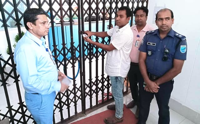 আশুলিয়ায় বৈধ কাগজপত্র না থাকায় দুই হাসপাতাল সিলগালা