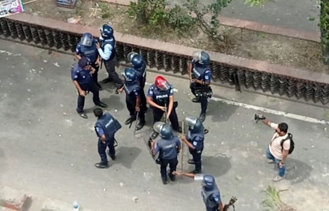 নারায়ণগঞ্জে বিএনপি-পুলিশ সংঘর্ষ, নিহত ১