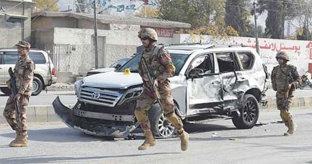 পাকিস্তানে সামরিক গাড়িবহরে বোমা হামলা, ৯ সেনা নিহত