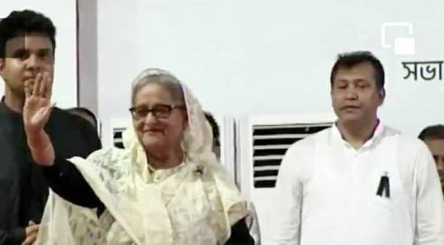 ছাত্রলীগের ছাত্রসমাবেশ মঞ্চে প্রধানমন্ত্রী