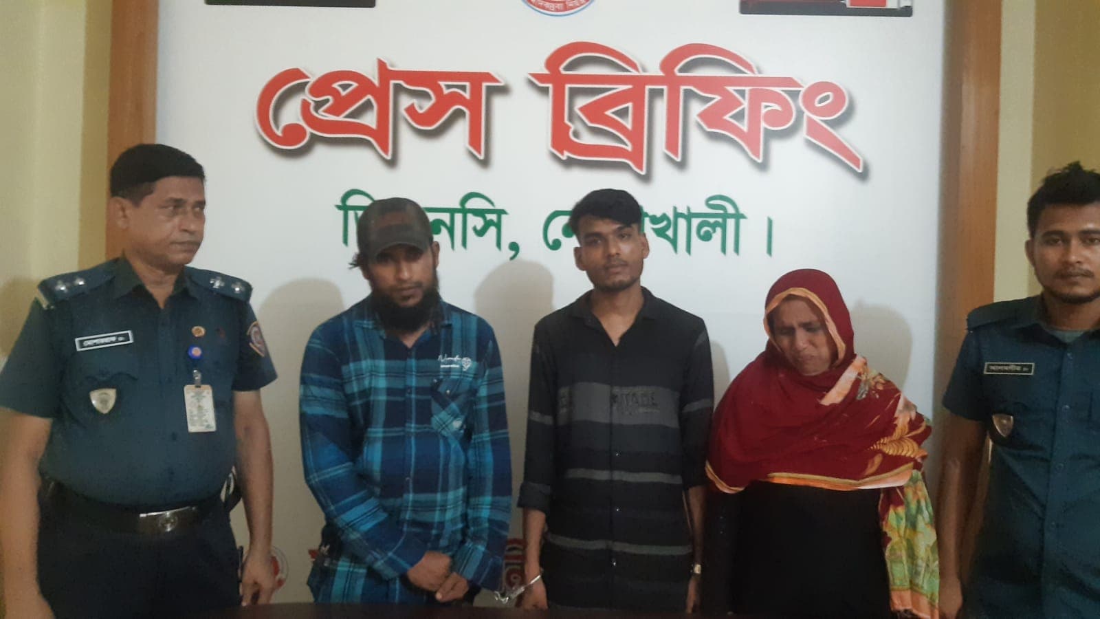 এক্স-রেতে নারীর পেটে মিলল ১৯০০পিস ইয়াবা