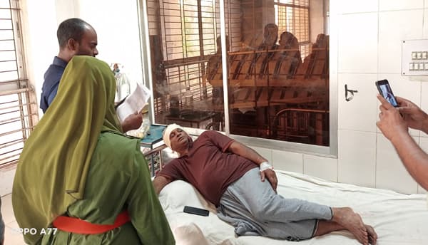 স্কুলের দাতা সদস্য হওয়া নিয়ে দ্বন্দ্বের জেরে সংঘর্ষ, চেয়ারম্যানসহ আহত-৩