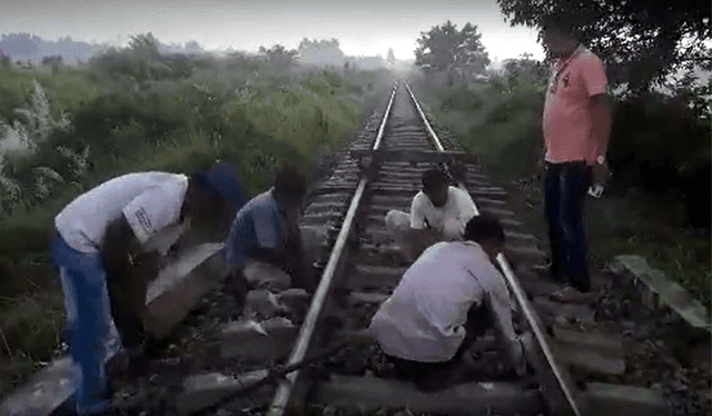 ভৈরবে লাইনচ্যুত মালবাহী ট্রেন, বন্ধ যোগাযোগ