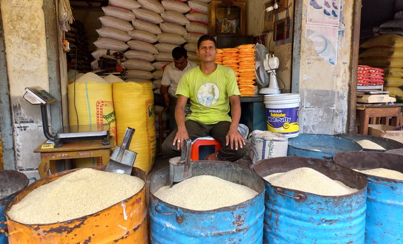 হিলিতে কমতে শুরু করেছে চালের দাম