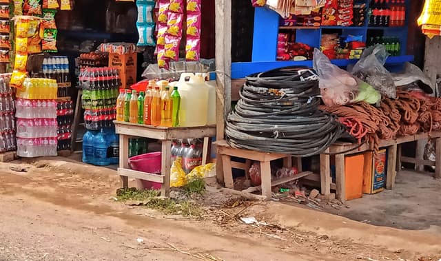 গাংনীতে মনগড়া দামে বিক্রি হচ্ছে পেট্রোল