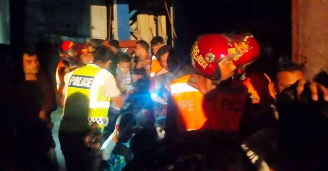 রাইস মিলের চিমনি ভেঙে পড়ে ৩ শ্রমিক নিহত