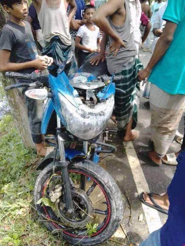 মোটরসাইকেল নিয়ন্ত্রণ হারিয়ে ৩ ভাইয়ের মৃত্যু