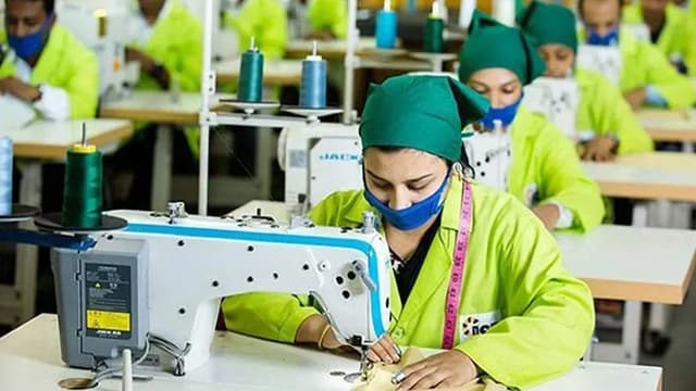 আগামীকাল থেকে খোলা থাকবে সব পোশাক কারখানা: বিজিএমইএ সভাপতি