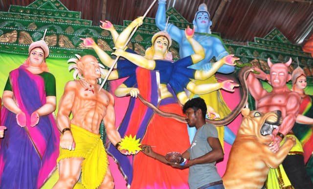 বরিশালের মন্দিরে মন্দিরে দুর্গা পূজার প্রস্তুতি