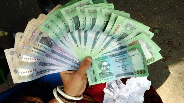 ‘জাল’ টাকায় ধার শোধ করে ফেঁসে গেলেন তারা !