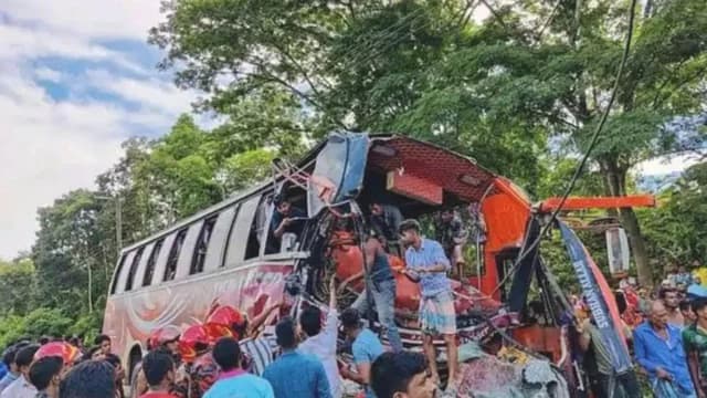 আগস্টে সড়ক দুর্ঘটনায় নিহত ৪২৬ জন: যাত্রী কল্যাণ সমিতি
