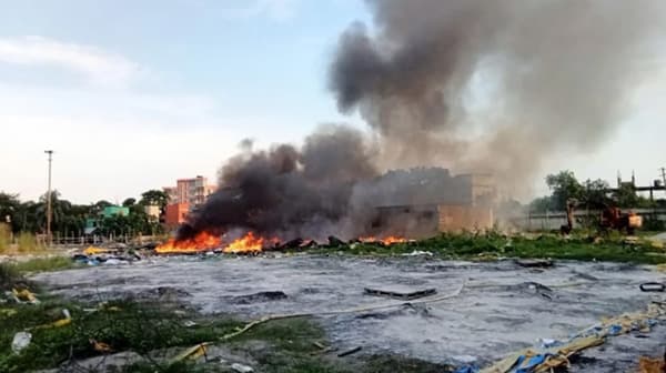 গাজী টায়ার্স কারখানায় ফের আগুন ও লুটপাট: তৃতীয় দফায় ধ্বংসযজ্ঞ