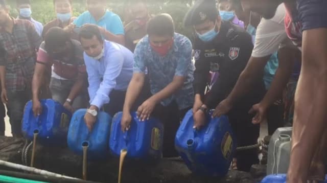 শ্যামনগরে ৪৭২৫ কেজি চিনি যুক্ত ভেজাল মধু উদ্ধার
