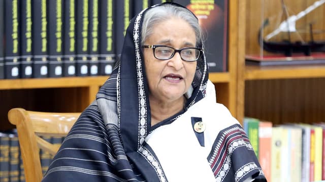 নিজেদের সংখ্যালঘু ভাববেন না : প্রধানমন্ত্রী