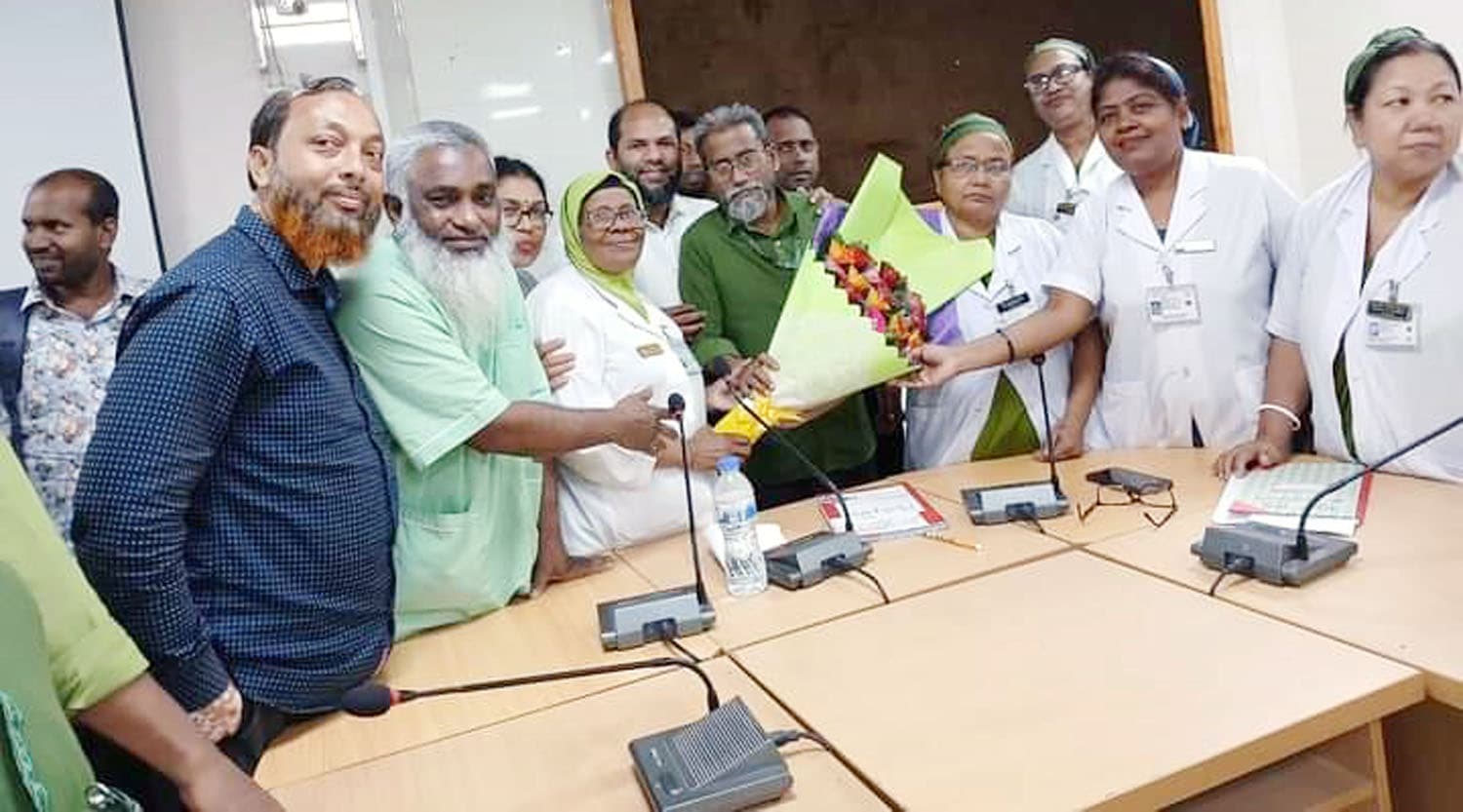 এমএজি ওসমানী হাসপাতালে নার্সিং অফিসার নজরুল ইসলামের বিদায় সংবর্ধনা