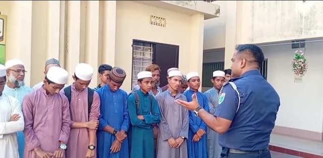 গভীর রাতে মাদরাসা থেকে ১৫ ছাত্র নিখোঁজ, দুপুরে সিলেটে মিলে খোঁজ