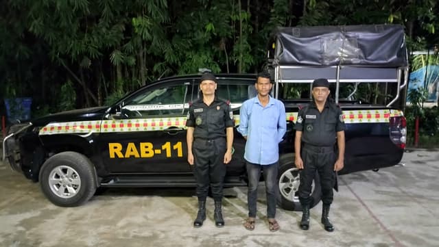 প্রতিবন্ধী কিশোরীকে ধর্ষণ, যাবজ্জীবন সাজাপ্রাপ্ত আসামি গ্রেফতার