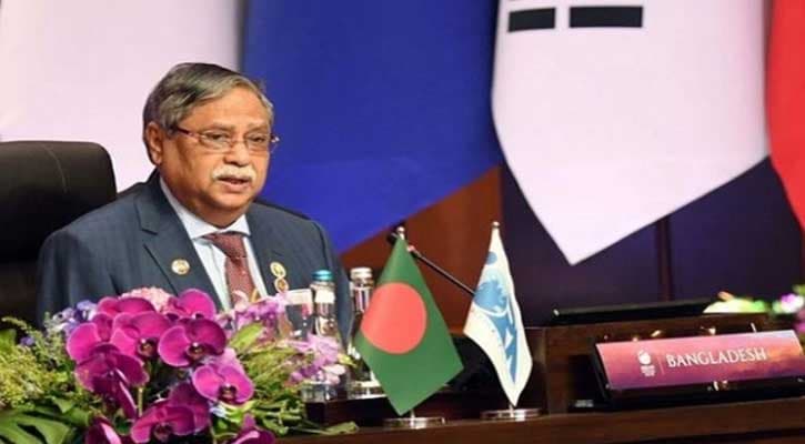 রোহিঙ্গারা পুরো অঞ্চলকে ঝুঁকির মধ্যে ফেলতে পারে : রাষ্ট্রপতি